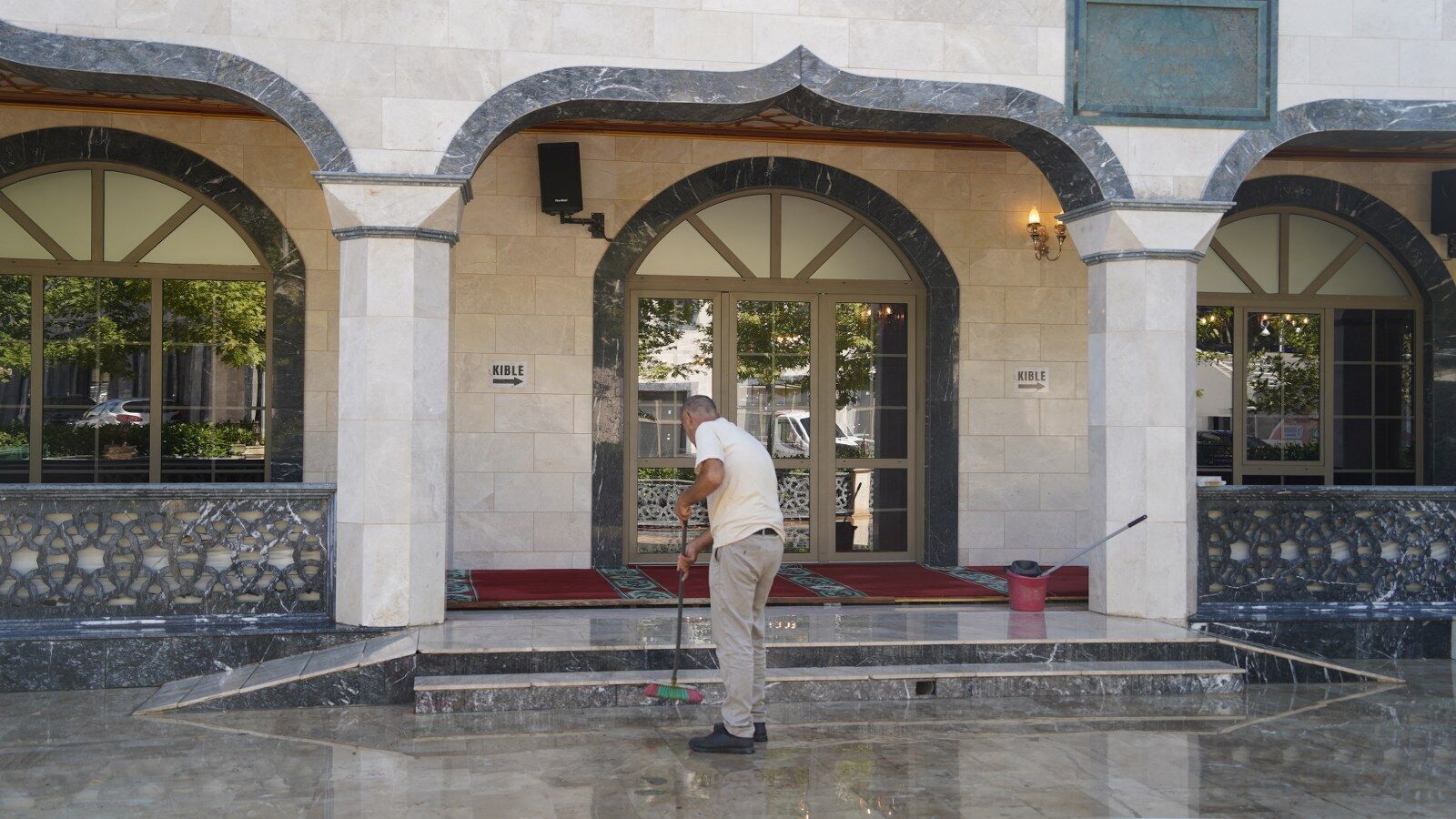Yunusemre'de Ibadethanelerde Temizlik Seferberliği (2)