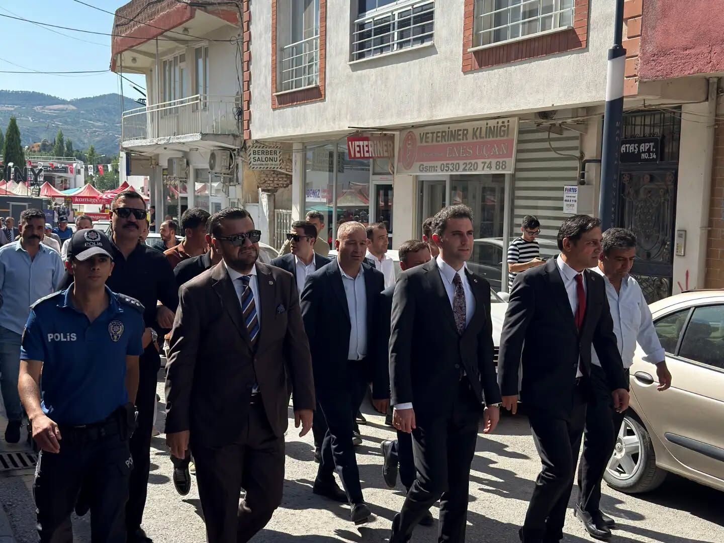 Tamer Akkal, Selendi'de yoğun temas!-1