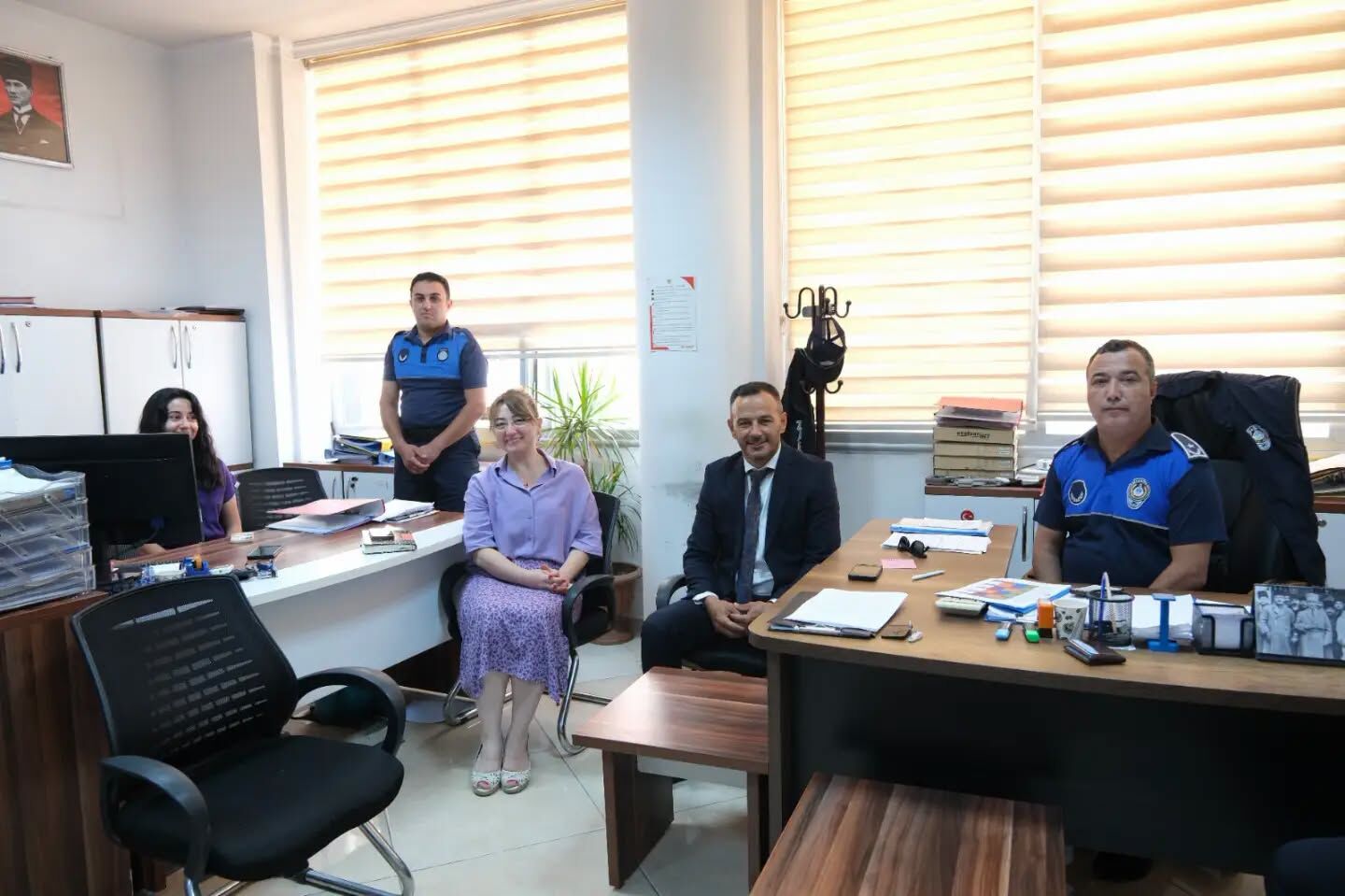 Tahsin Akdeniz'den zabıta personeline anlamlı ziyaret!-1