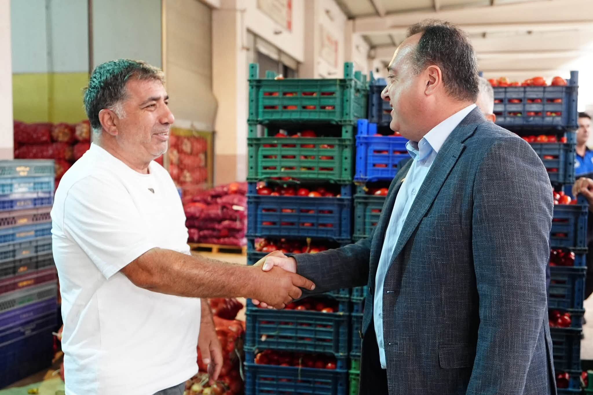 Başkan Dutlulu hal esnafıyla buluştu: Talepleri ve önerileri dinledi-.2.3