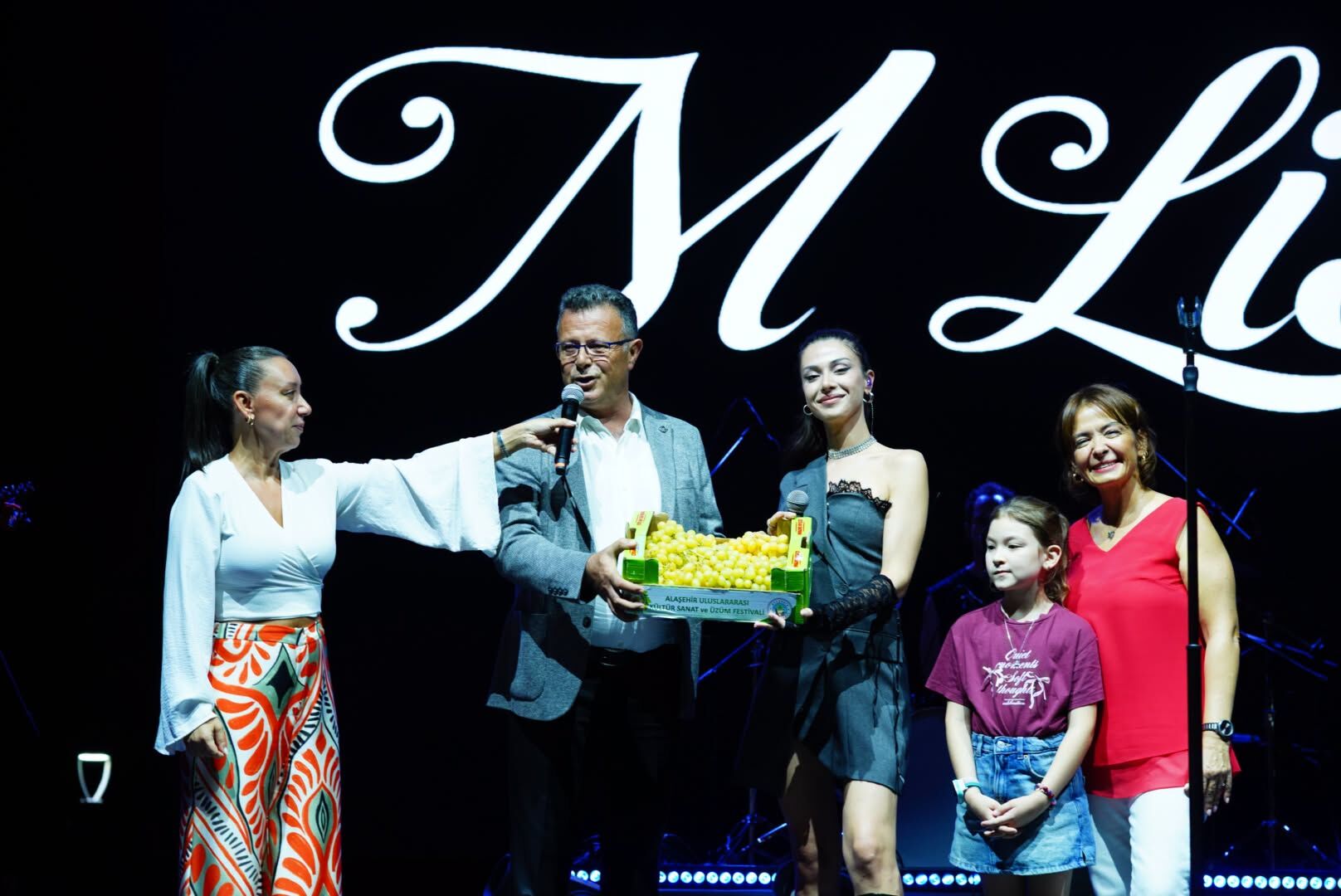 M Lisa'dan Alaşehir'de unutulmaz konser!-1
