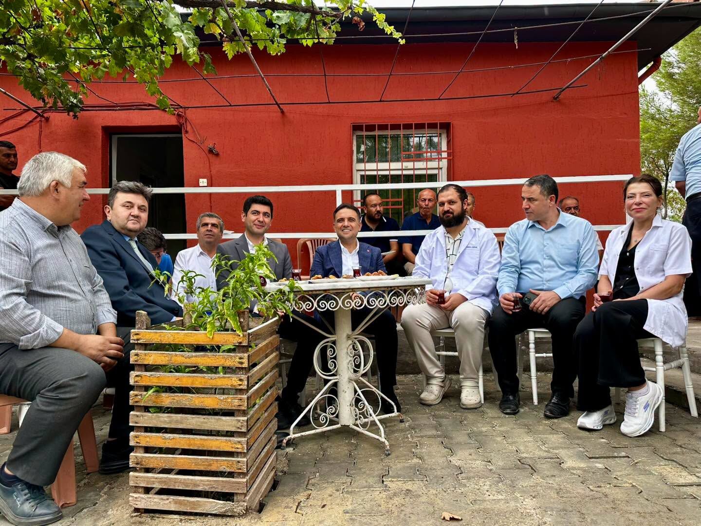 Murat Baybatur'dan Kula'da yoğun mesai!