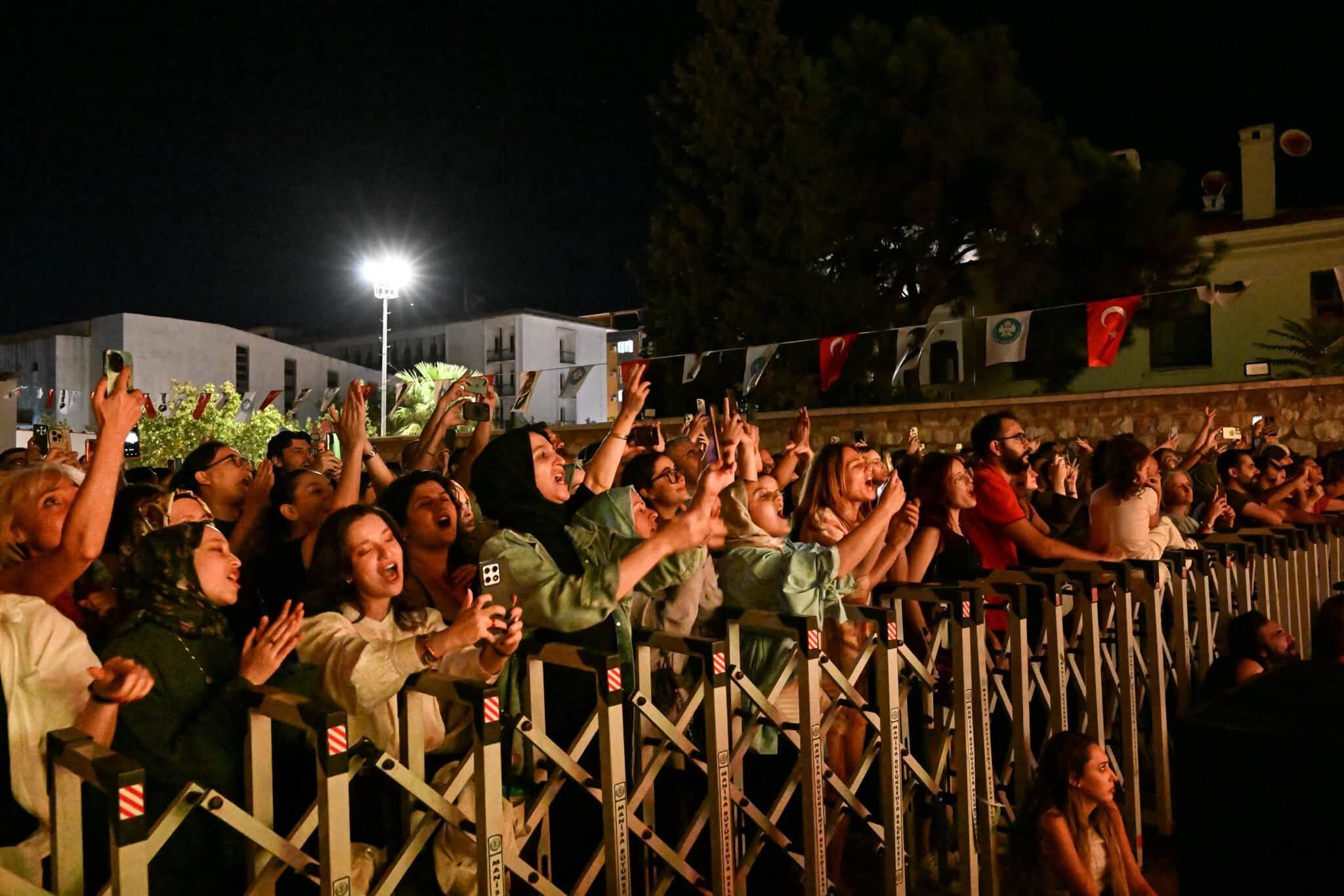 Manisa'da Yeni Han’da Hüsnü Arkan konseri!-1