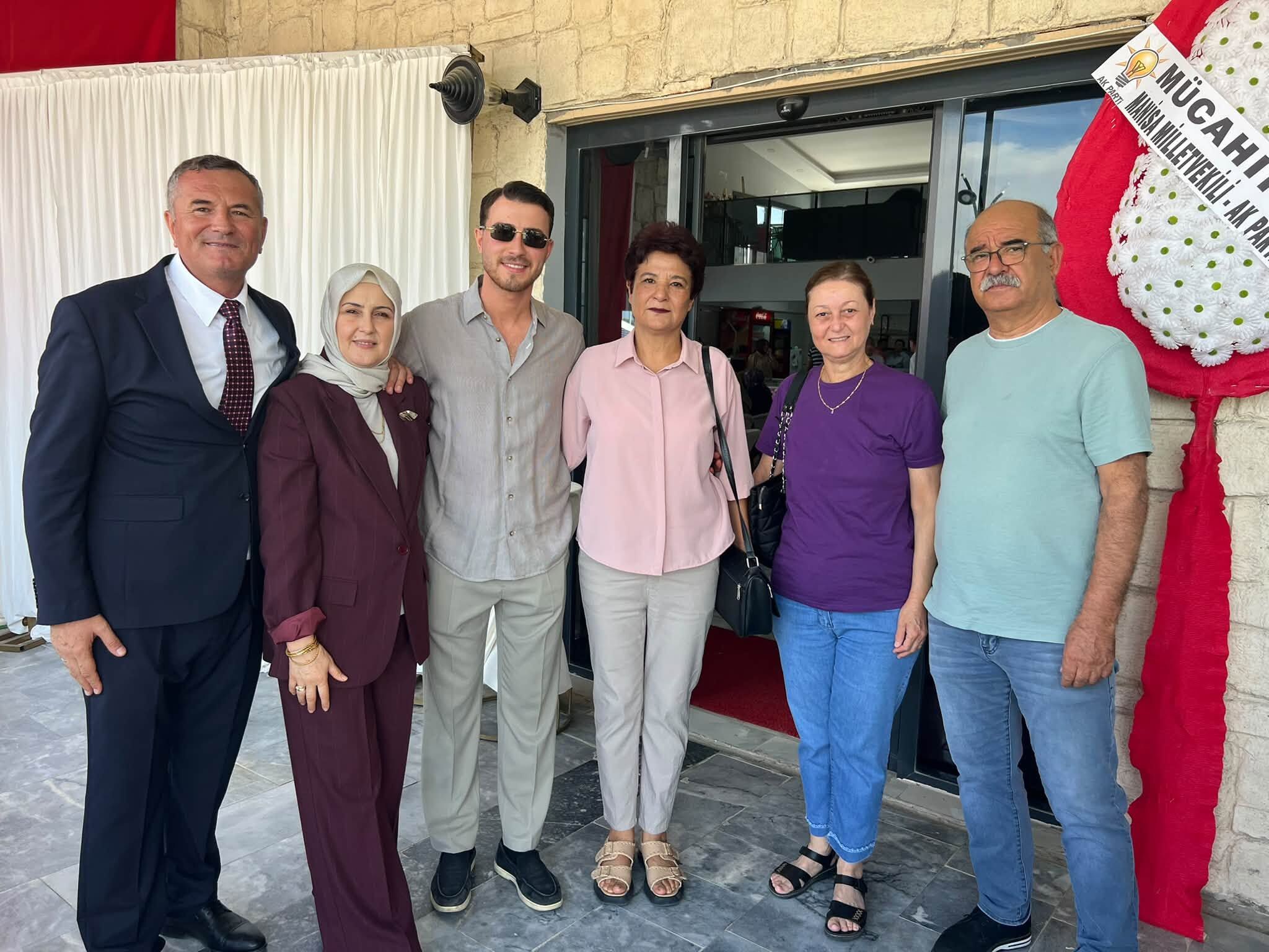 Mergen ailesinin mutlu günü Manisa siyasetini buluşturdu-.2.2