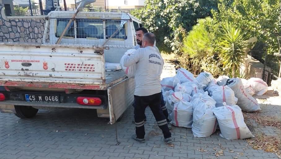 Şehzadeler’de Temizlik Seferberliği: Atık Eşyalar Toplanıyor-.1.2.3