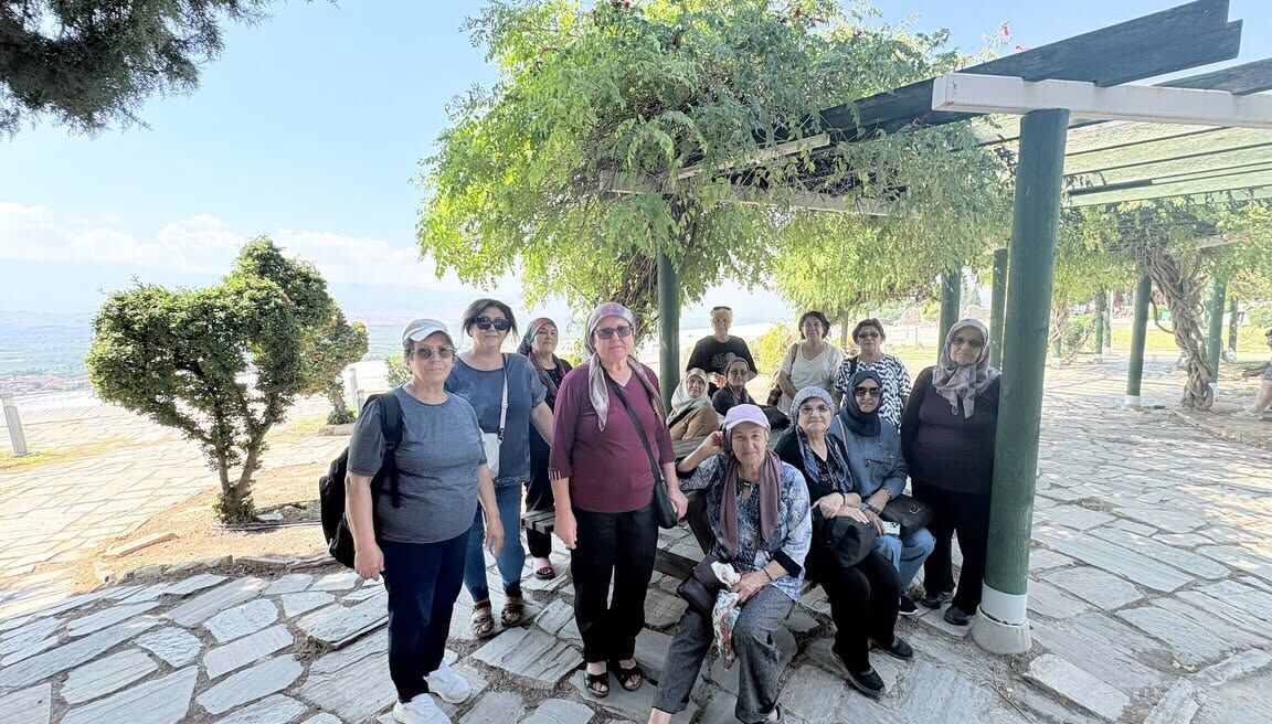 Sarıgöllü kadınlar Pamukkale'yi gezdi!-.1