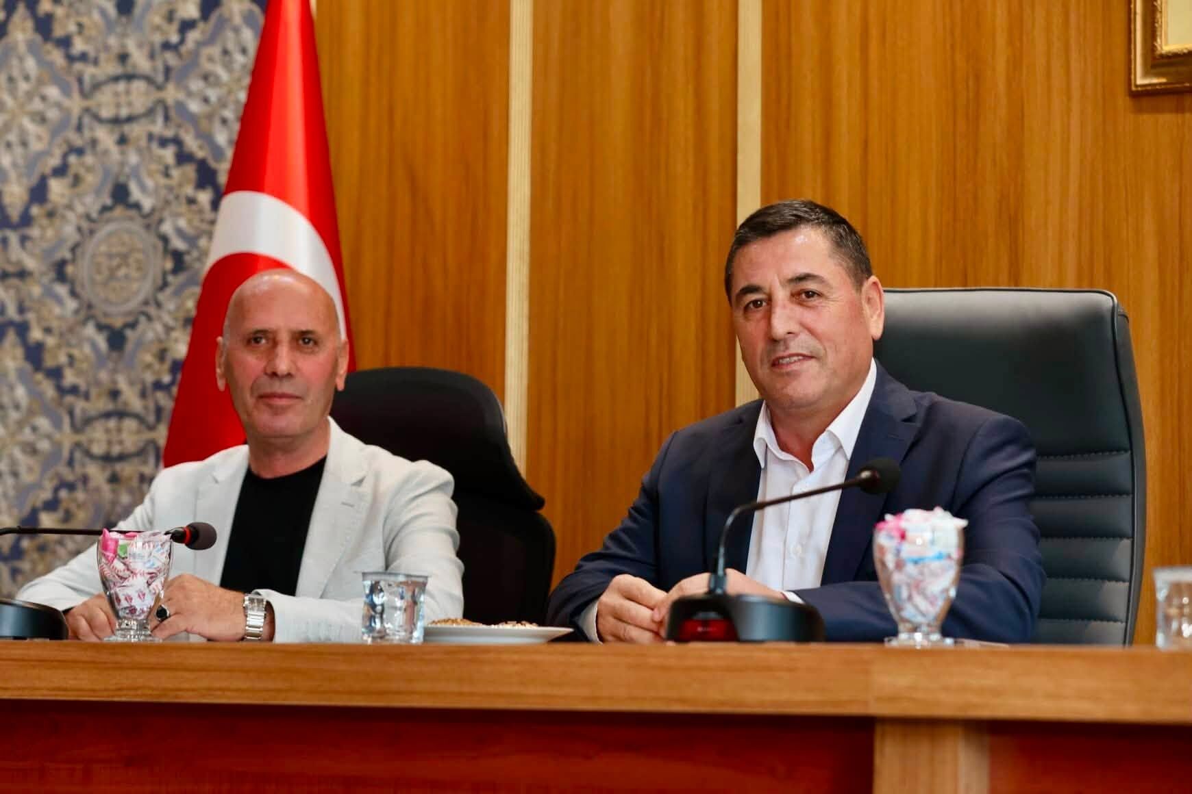 Yunusemre’de temizlik personeline çevre ve vatandaş iletişimi semineri-.1