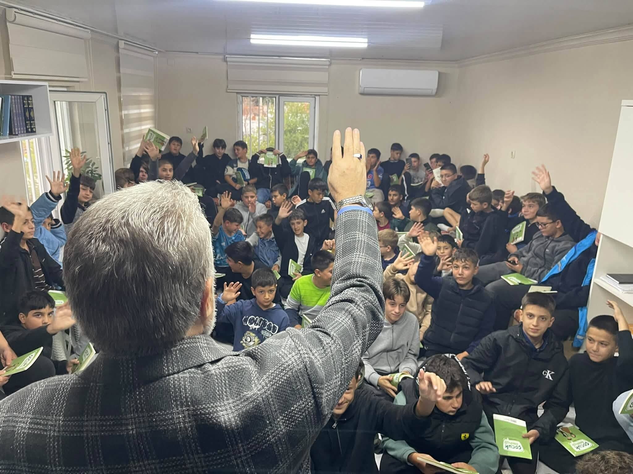 Soma Müftüsü Halil Uzun, gençlerle bir araya geldi!