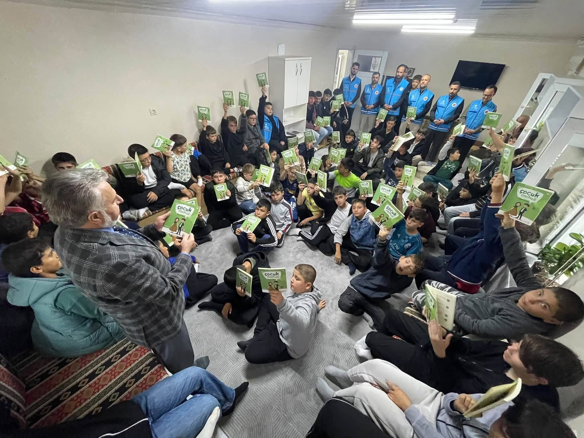 Soma Müftüsü Halil Uzun, gençlerle bir araya geldi!