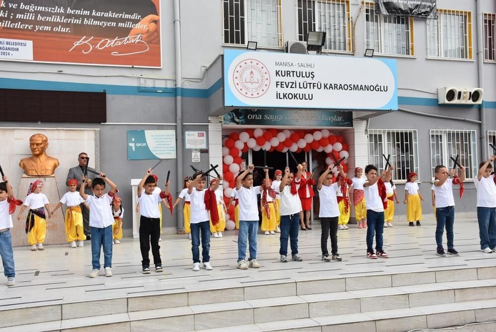 İlköğretim Haftası Salihli'de coşkuyla kutlandı!