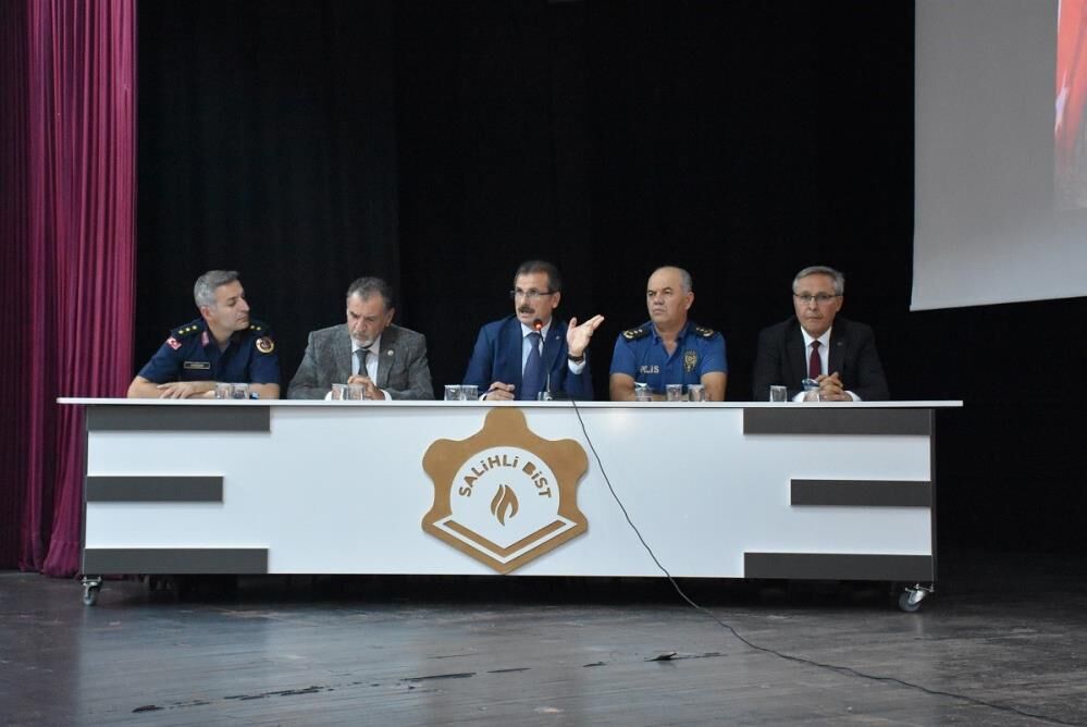 Salihli’de yeni eğitim-öğretim yılı öncesi güvenlik zirvesi!-1