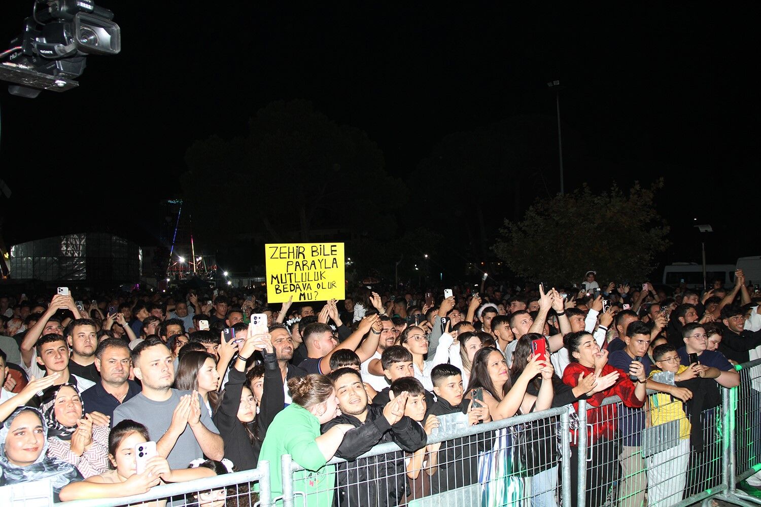 Kula’nın Kurtuluş Coşkusu Hüseyin Kağıt Konseriyle Başladı-.4.1