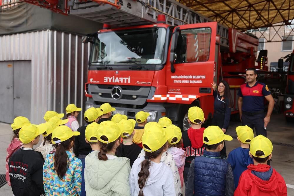 İtfaiyecilik Haftası’nda miniklere uygulamalı eğitim!-1