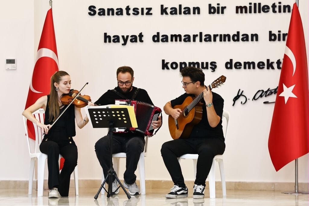 Bedri Rahmi Eyüboğlu’nun Eserleri Manisalı Sanatseverlerle Buluştu (3)