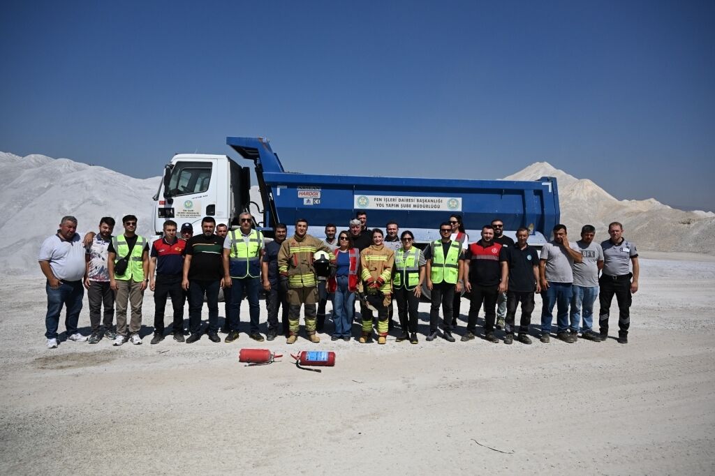 Manisa Büyükşehir Personeline Yangın Ve Tahliye Tatbikatı (2)