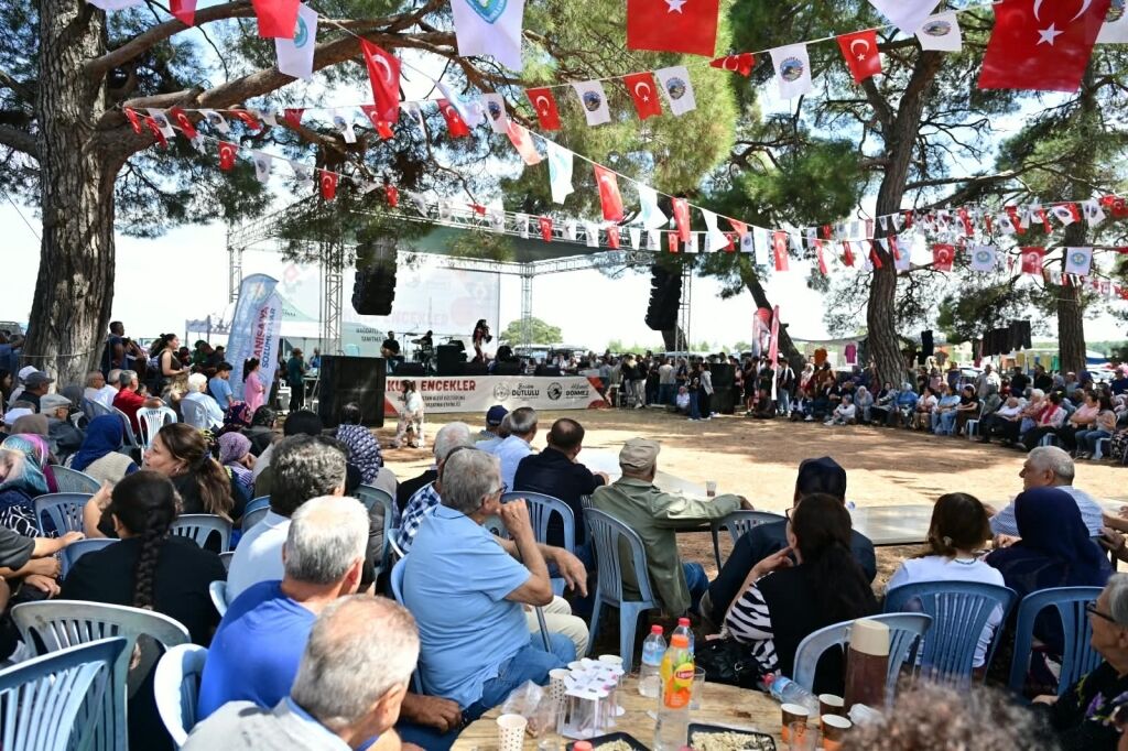 Manisa Da Gelenek Sürüyor Kapak (3)