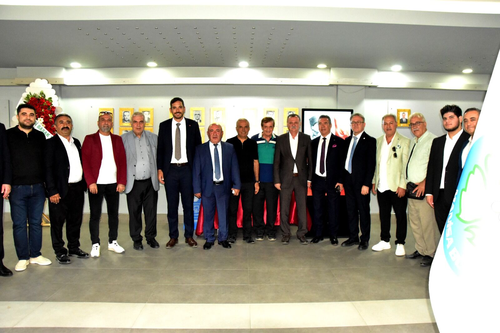 Manisa Kent Konseyi’nde Hakkı Bayraktar Yeniden Başkan Seçildi (2)