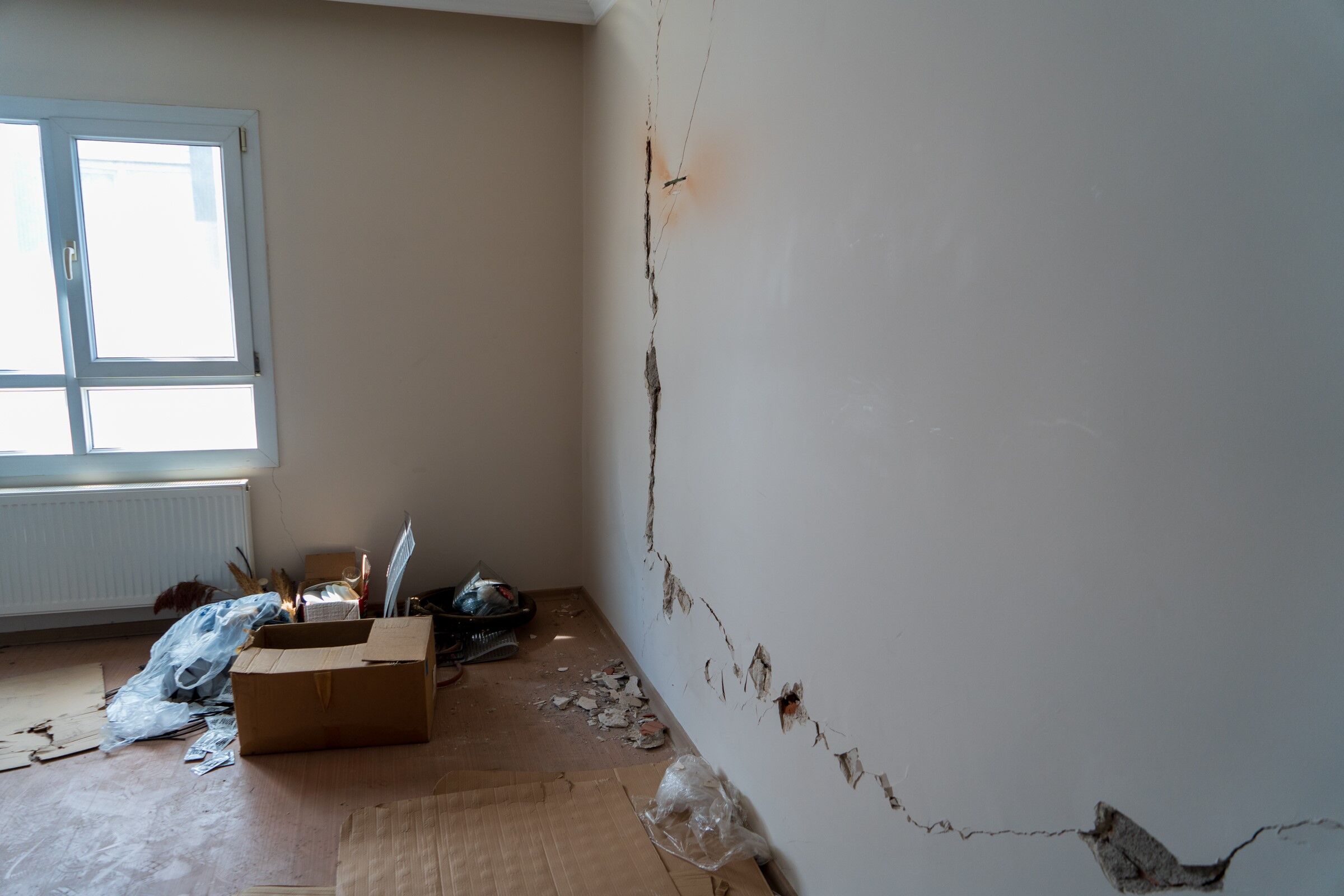 Manisa'da Apartman Tehlike Saçıyor! (5)
