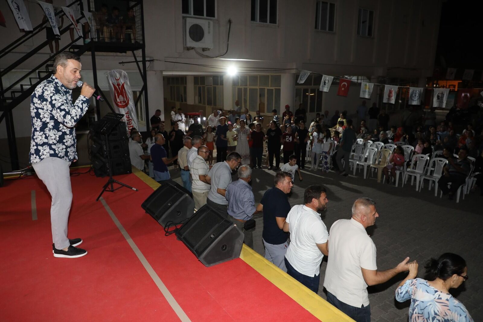 Manisa'da Bağ Bozumu Coşkusu Konserle Unutulmaz Gece (3)
