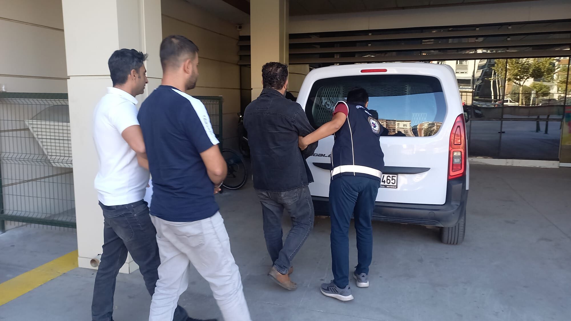 Manisa'da Insan Kaçakçılarına Darbe 2 Şüpheli Gözaltına Alındı (2)