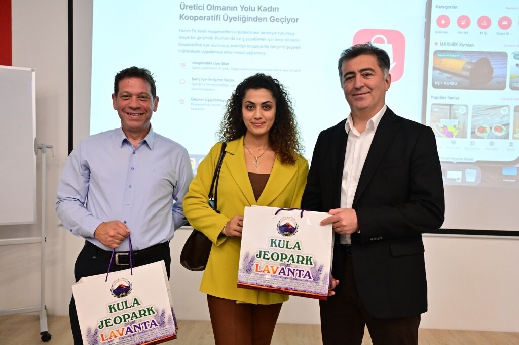 Manisa’da Kadınların Emeği Dijital Pazara Taşınıyor! (2)