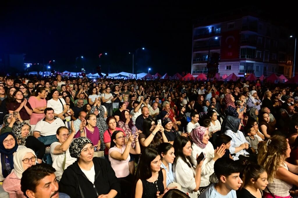 Manisa'nın Ilçelerinde Kurtuluş Coşkusu! (3)