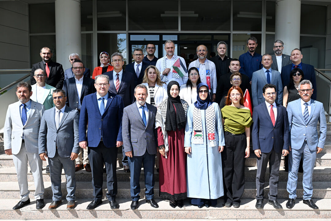 Mcbü’de “Gazze’de Üniversite Olmak” Etkinliği! (1)