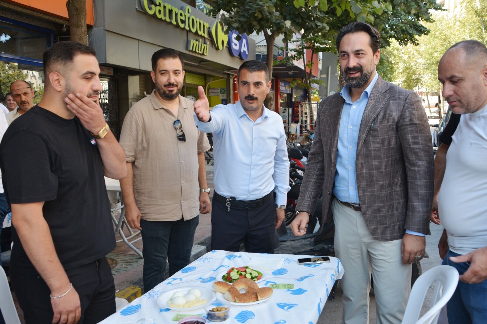 Mücahit Arınç, Manisa’da Esnaf Ve Vatandaşlarla Buluştu (4)