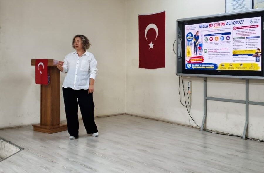 Sarıgöl'de Okul Personeline Iş Güvenliği Eğitimi (1)