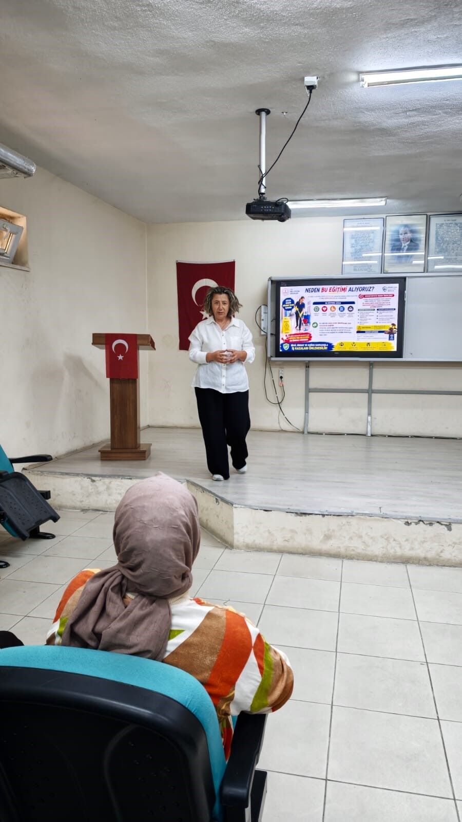 Sarıgöl'de Okul Personeline Iş Güvenliği Eğitimi (2)