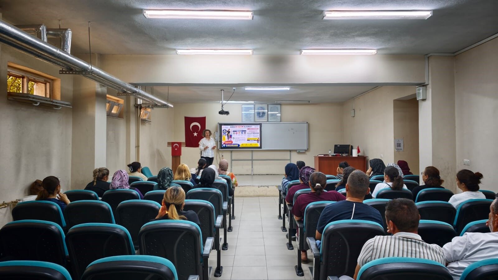Sarıgöl'de Okul Personeline Iş Güvenliği Eğitimi (4)