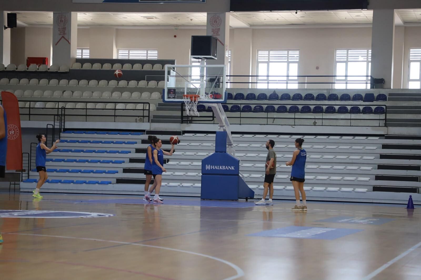 Turgutlu Belediyespor'dan Taraftarına Jest! (2)
