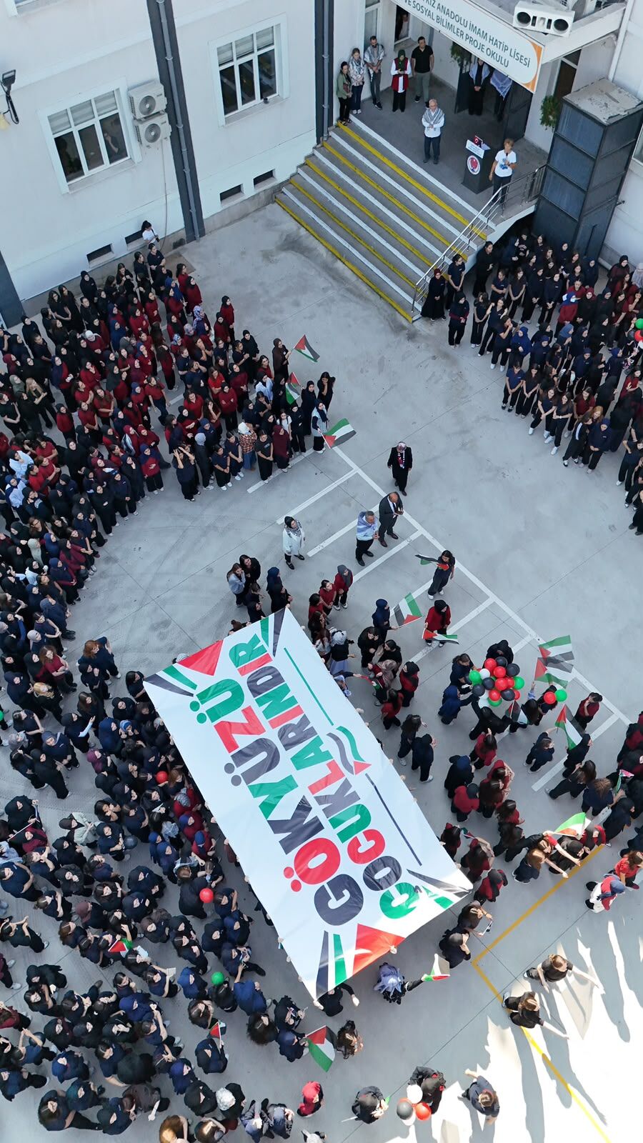 Manisa’da Gazze için gökyüzüne umut balonları bırakıldı-.2