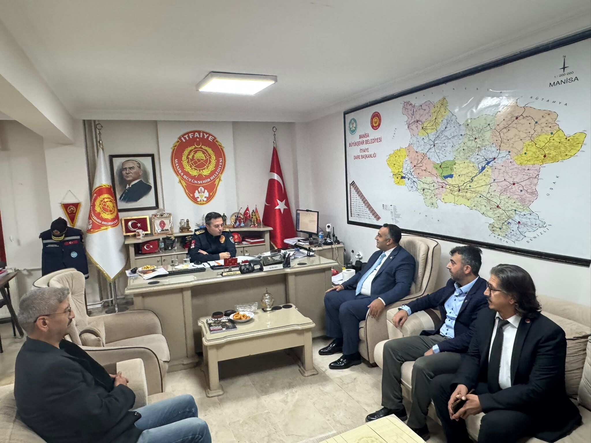Yeniden Refah Partisi Şehzadeler'den İtfaiye Haftası’nda Anlamlı Ziyaret (1)