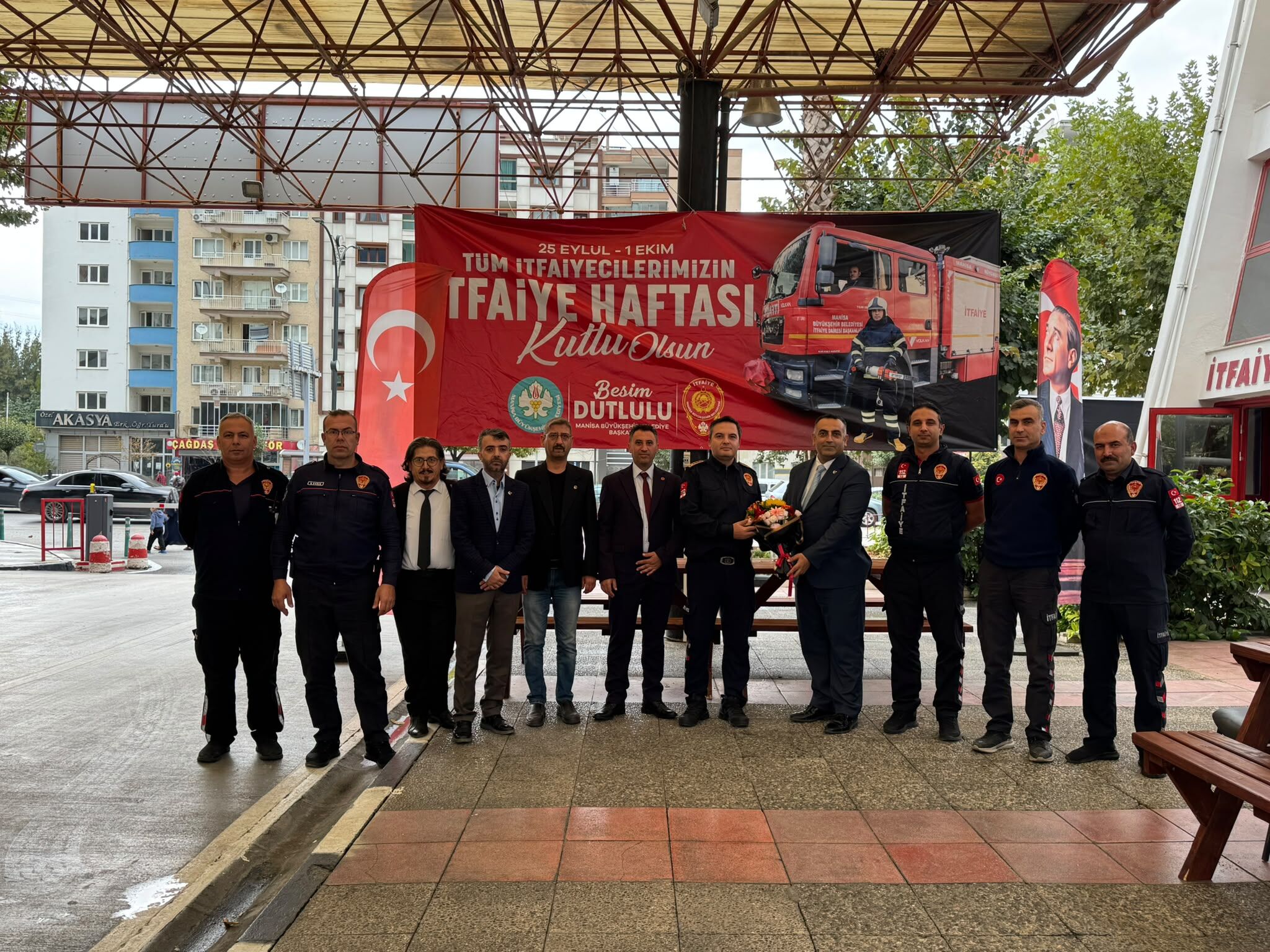 Yeniden Refah Partisi Şehzadeler'den İtfaiye Haftası’nda Anlamlı Ziyaret (7)