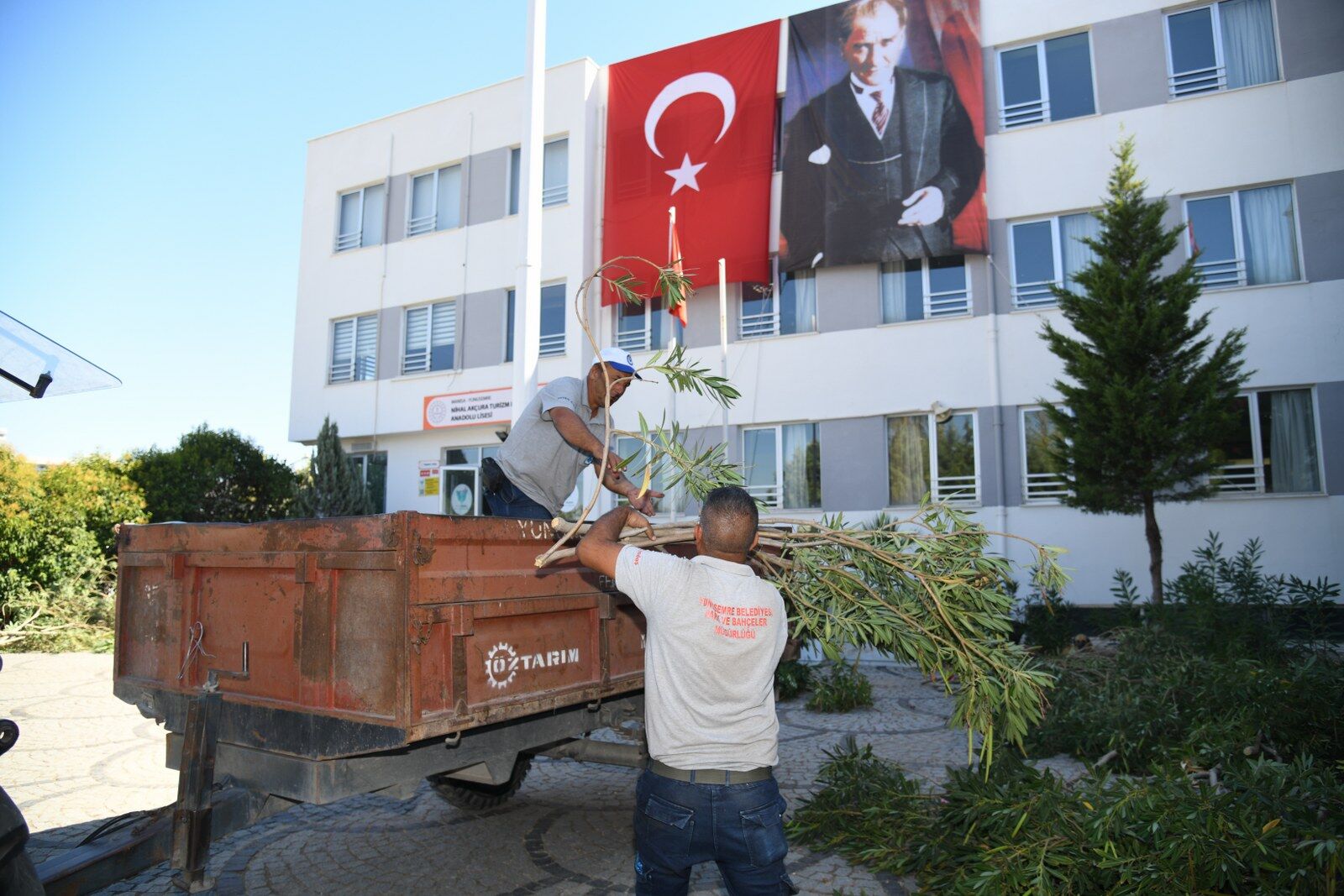Yunusemre’de Okullar Yeni Eğitim Yılına Hazırlanıyor (1)