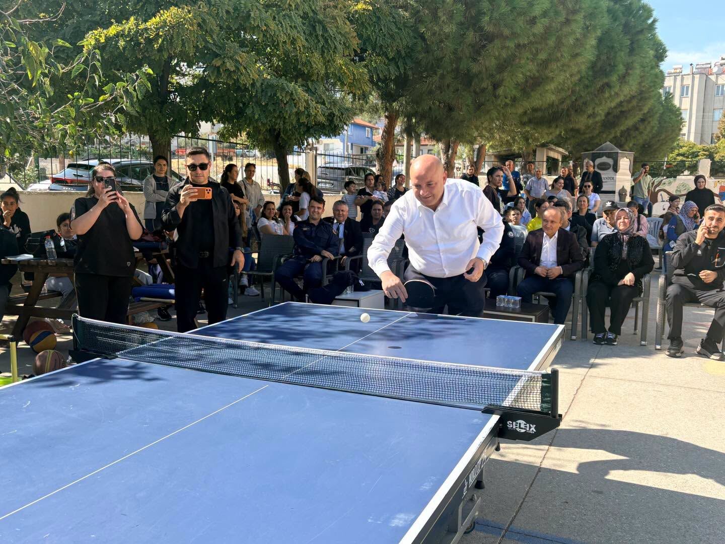 Kaymakam ve Başkan Masa Tenisinde Karşı Karşıya