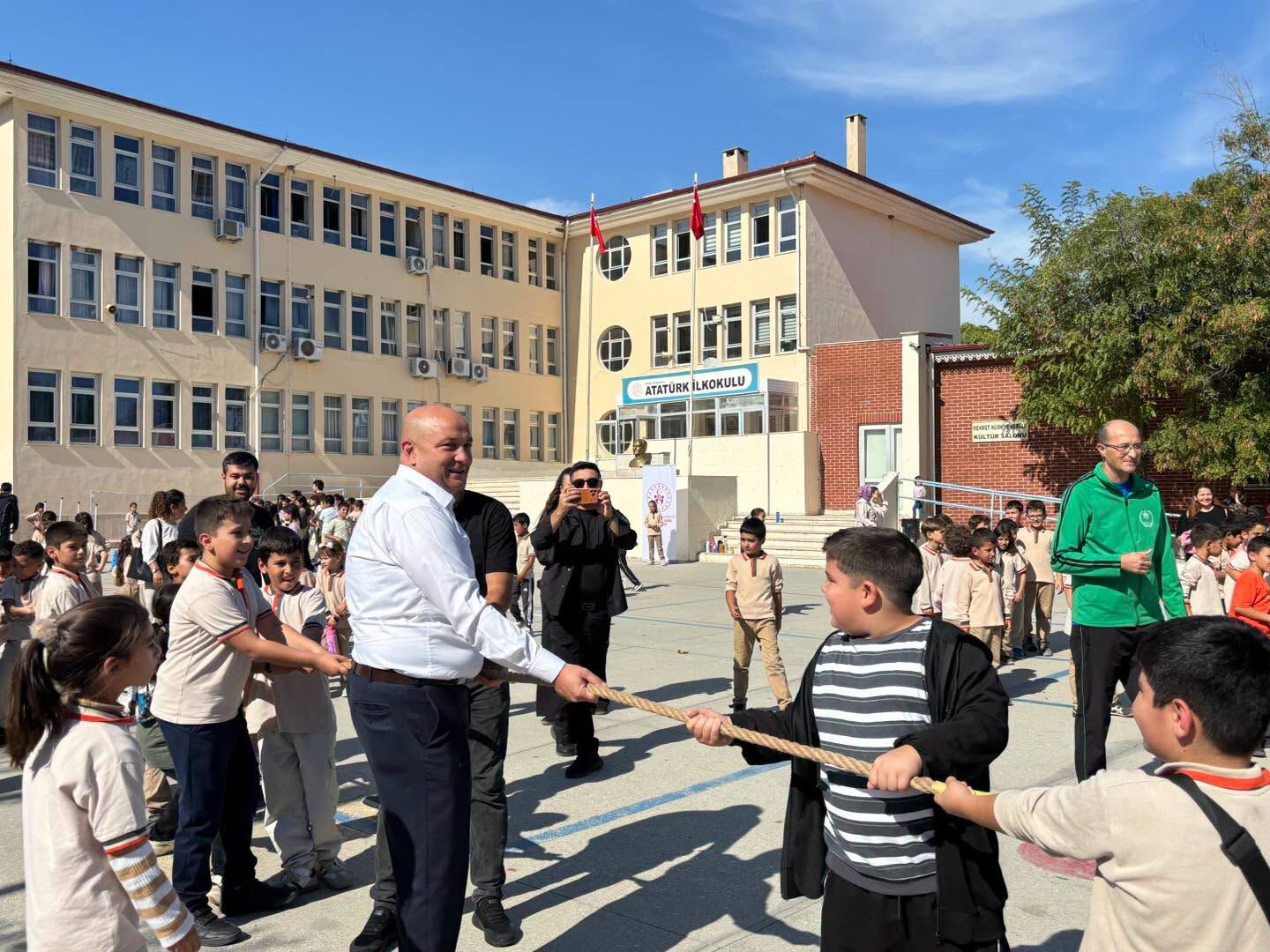 Kaymakam ve Başkan Masa Tenisinde Karşı Karşıya-1