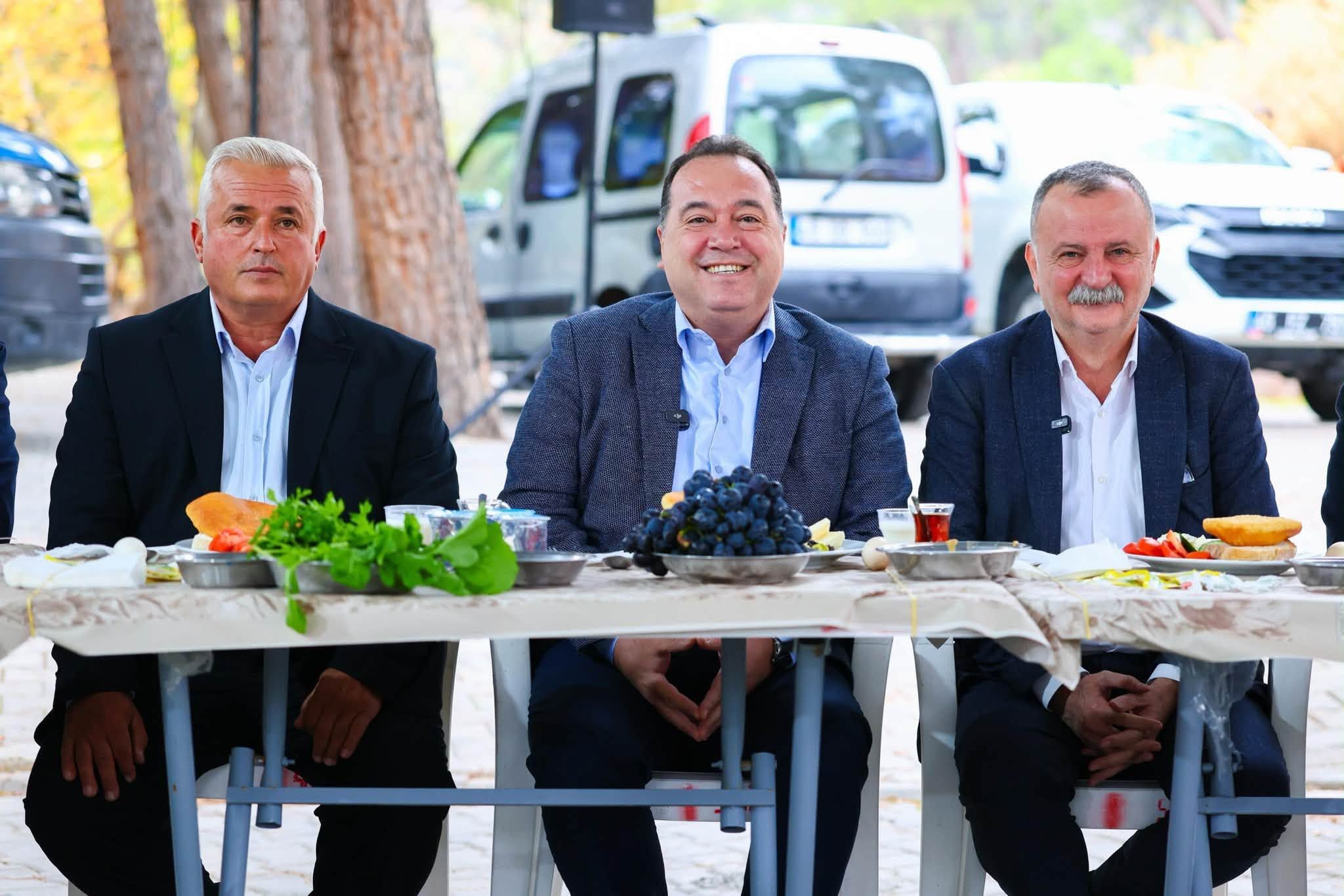 Besim Dutlulu ve Semih Balaban Sakallı Mahallesi’nde vatandaşları dinledi-.1