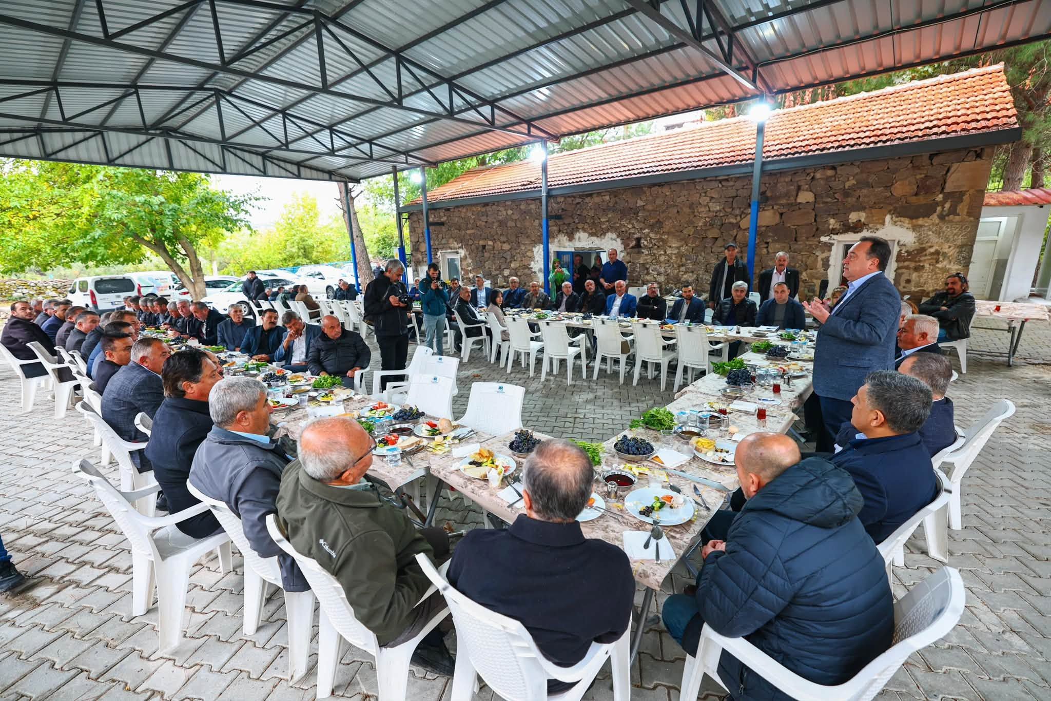 Besim Dutlulu ve Semih Balaban Sakallı Mahallesi’nde vatandaşları dinledi-.3.4