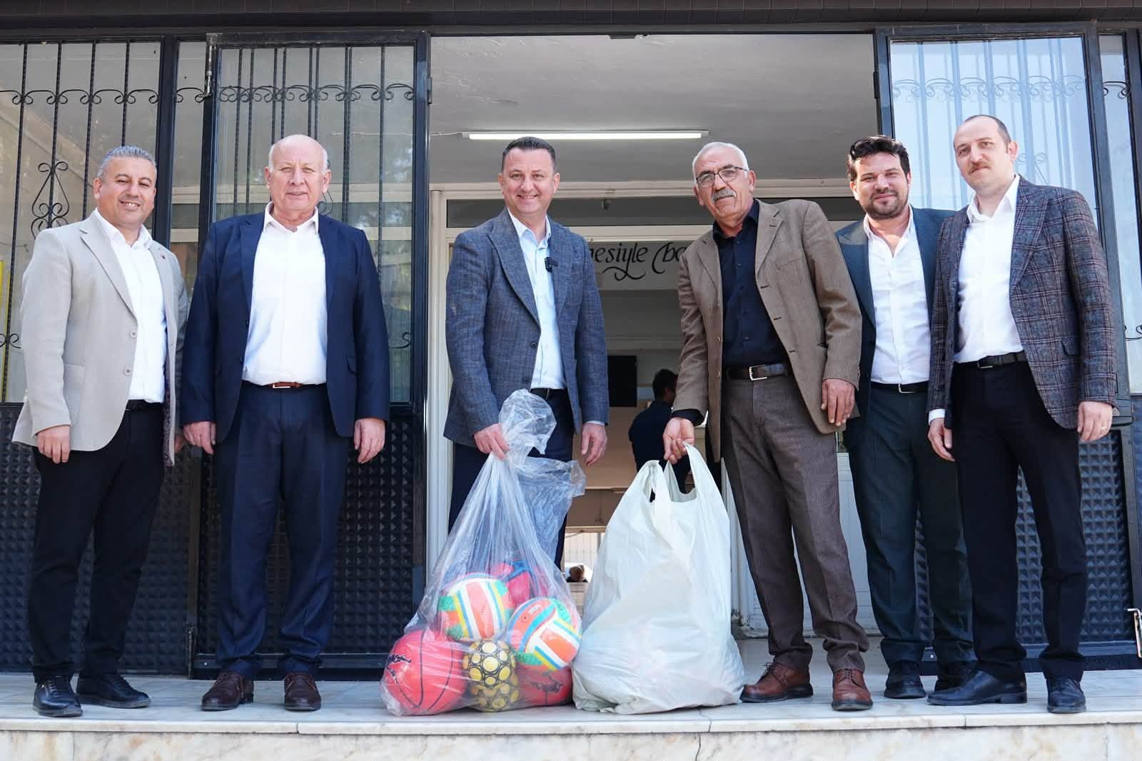 Akhisar'da okullara spor malzemesi desteği!