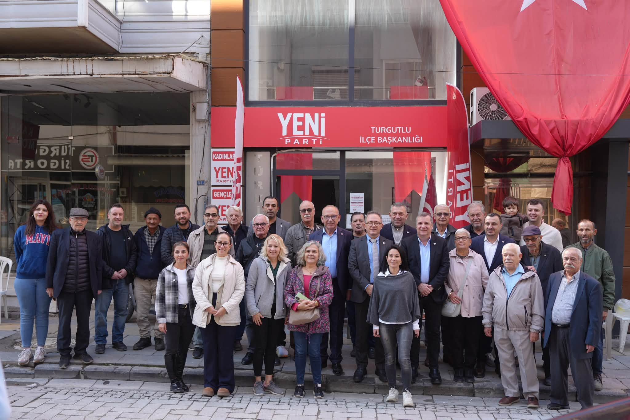 Çetin Akın, Manisa İl Başkanlığı ön seçimi için Turgutlu’da oy kullandı-.1