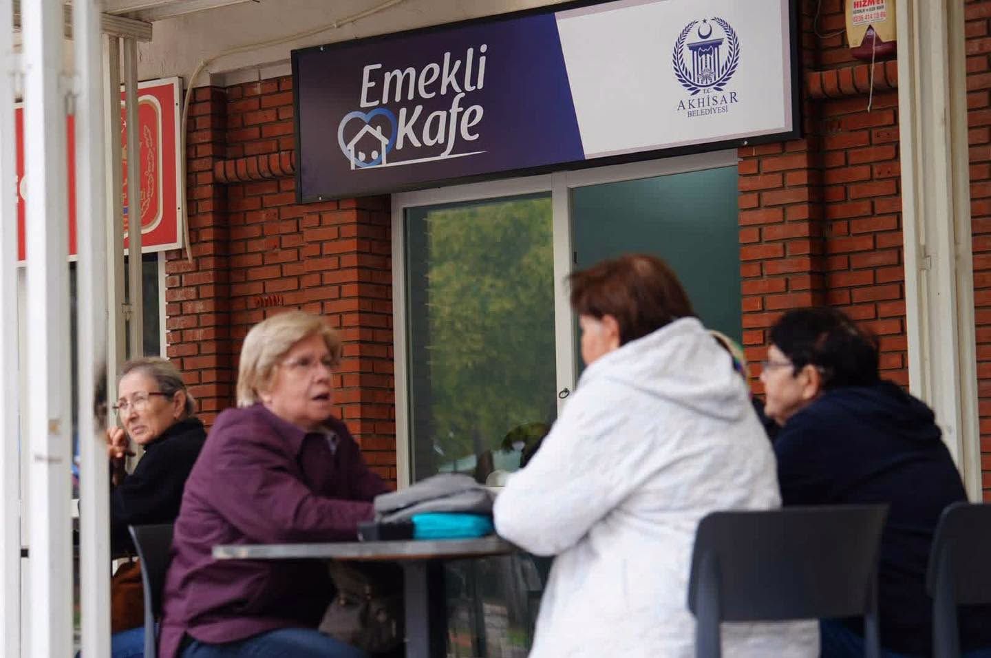 İlçede emeklilerin buluşma noktası açıldı!-1