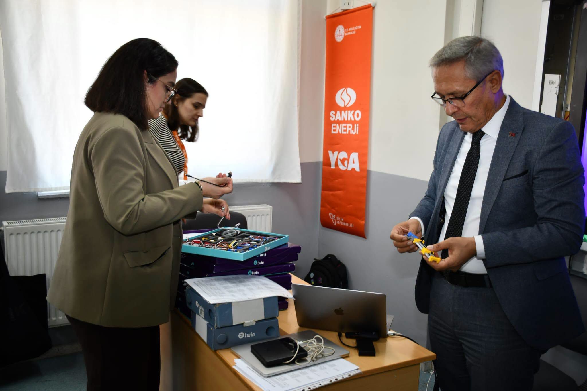 Salihli’de öğretmenlere robotik ve yapay zeka eğitimi!-2