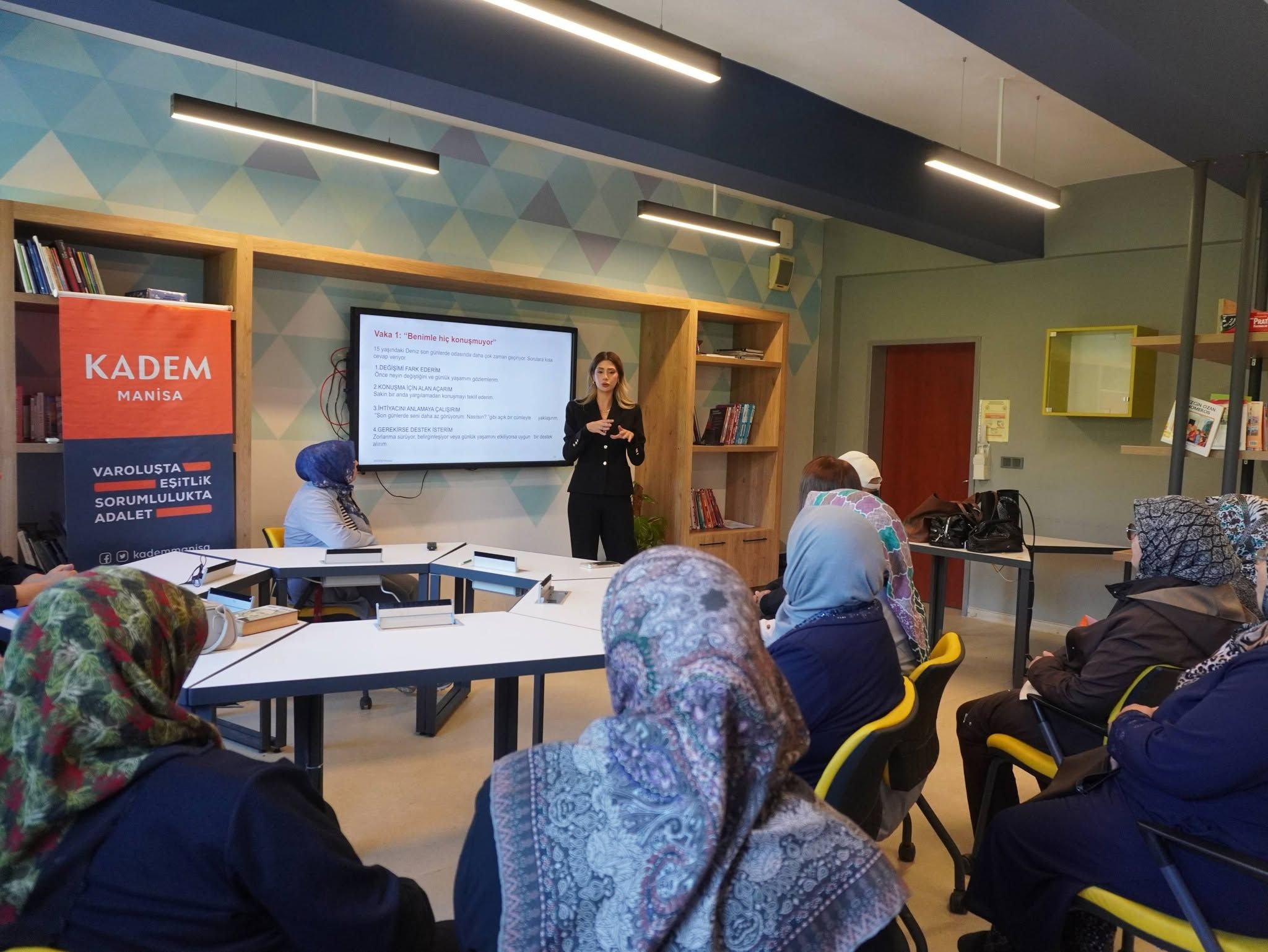 KADEM Manisa’dan ebeveynlere yönelik seminer