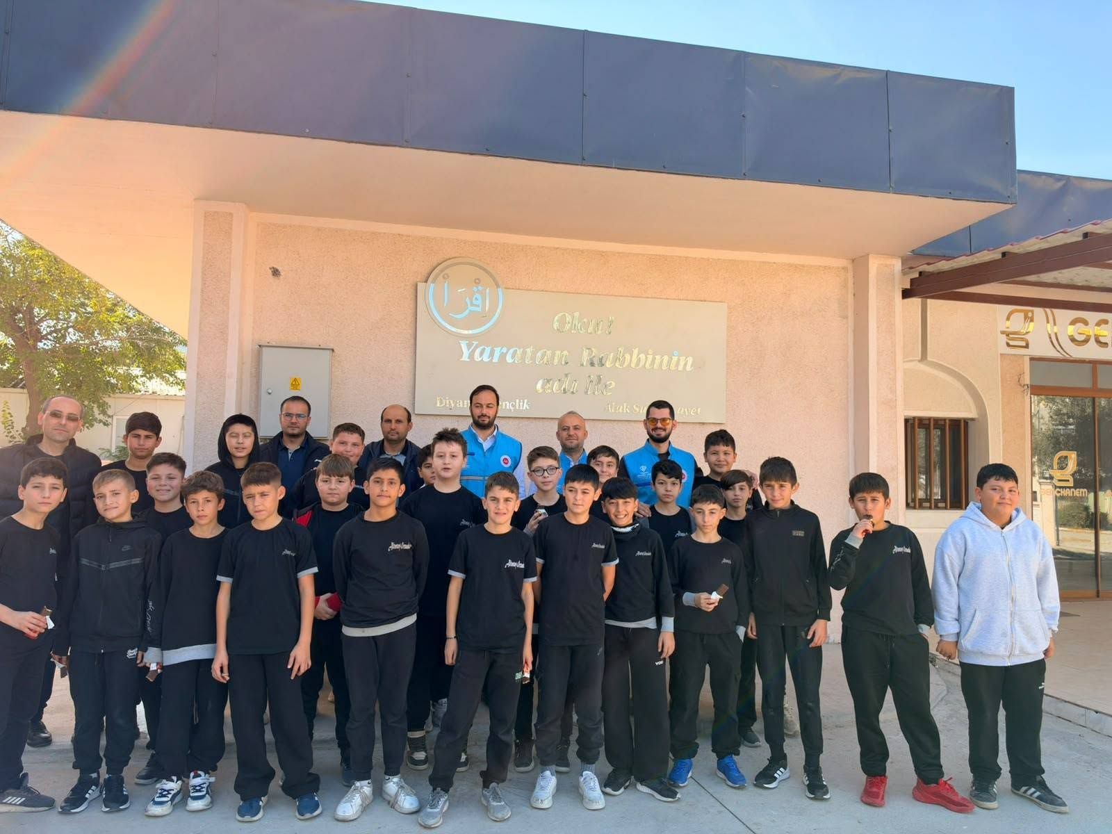 Soma’da öğrencilerden Ravza Camii ve Gençlik Merkezine ziyaret-2
