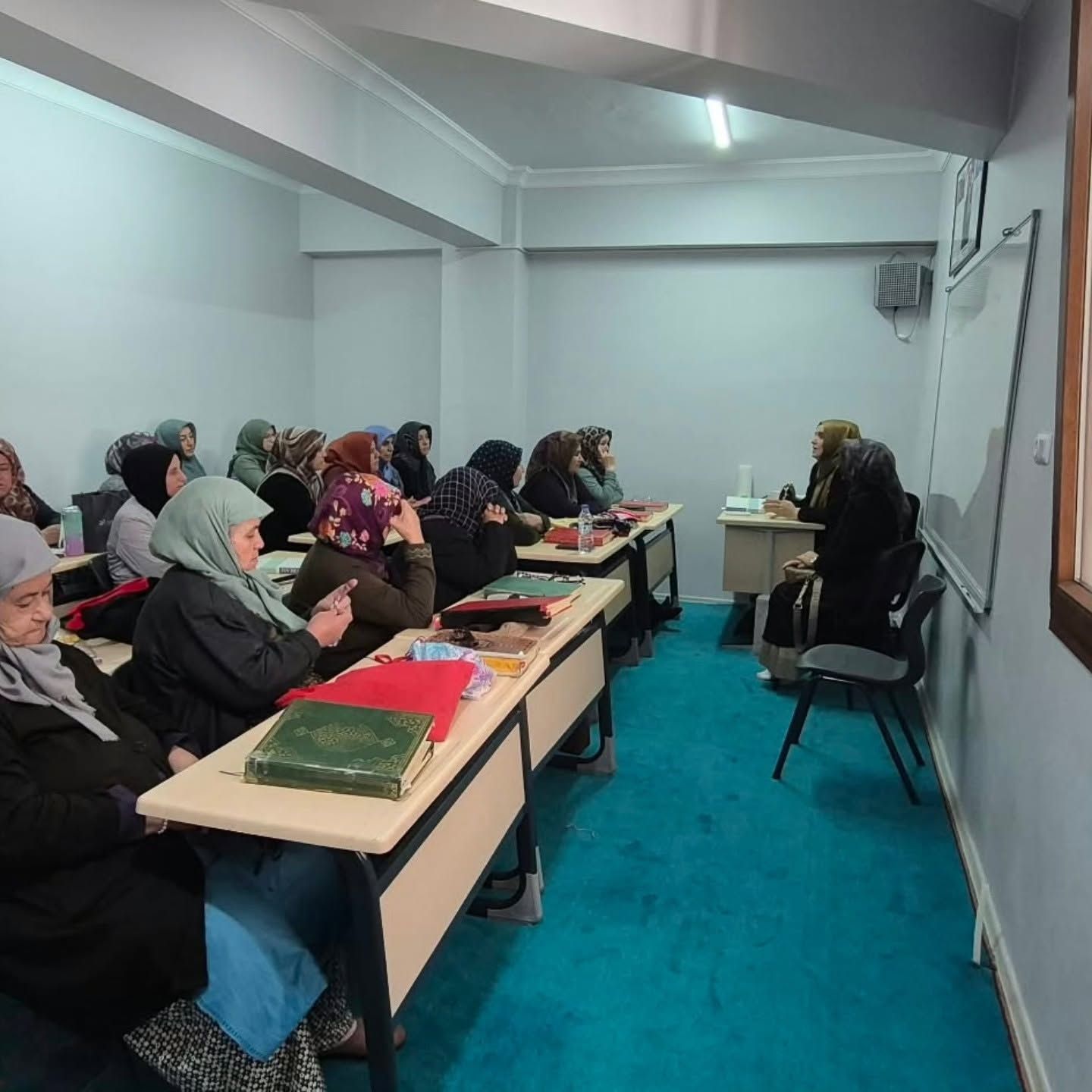 Akhisar’dan Filistin’e anlamlı destek: El emeği ürünler dayanışmaya dönüştü-.1
