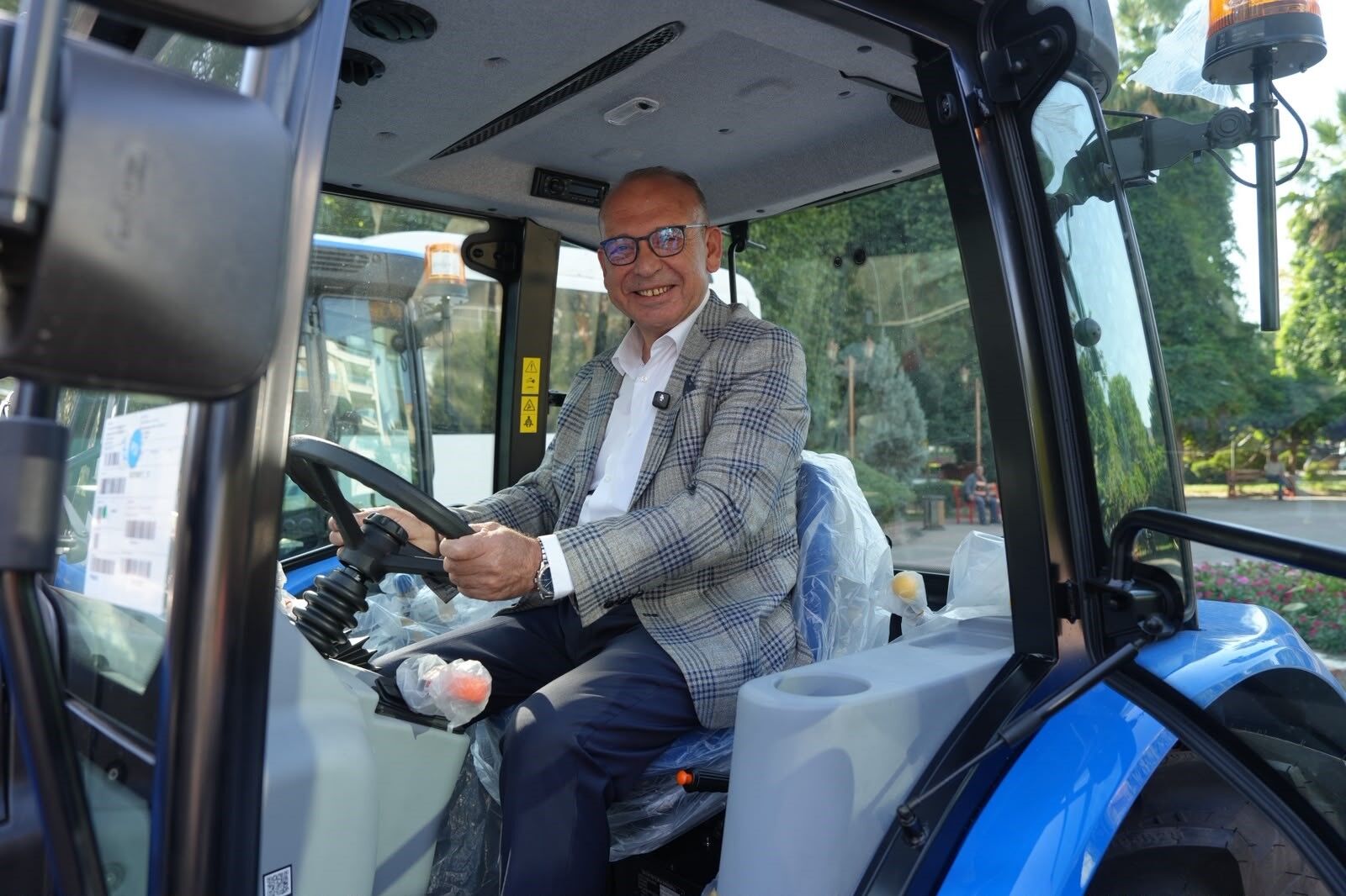 Turgutlu Belediyesi araç filosunu güçlendirdi: 2026’da 8 yeni araç ve iş makinesi-.41