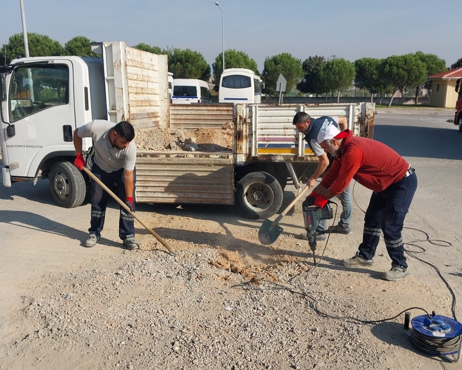 Manisa'da belediyeden sorunlara hızlı çözümler!-.1