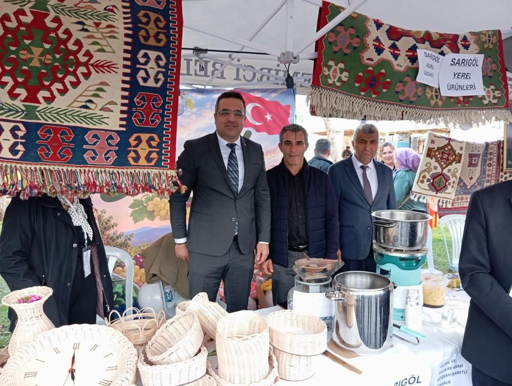 Sarıgöl’ün yöresel lezzetleri İzmir fuarında ilgi gördü!